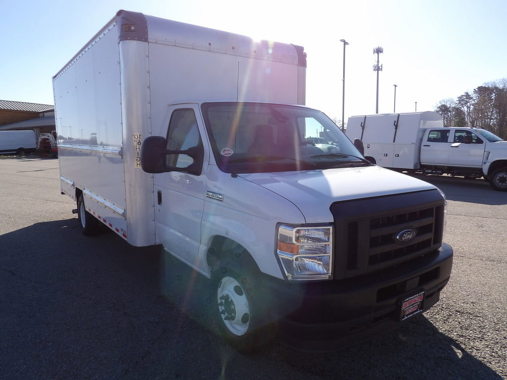 Used 2021 Ford E-350 and Econoline 350 Super Duty RWD image 11