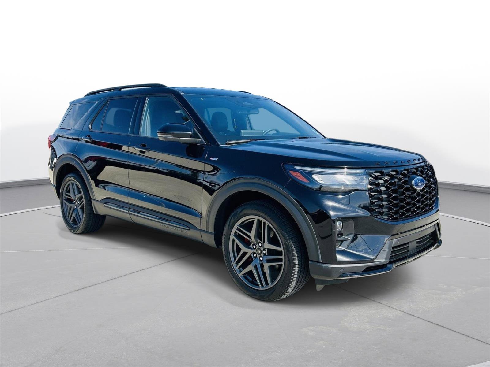 Used 2025 Ford Explorer ST-Line w/ Premium Package image 2