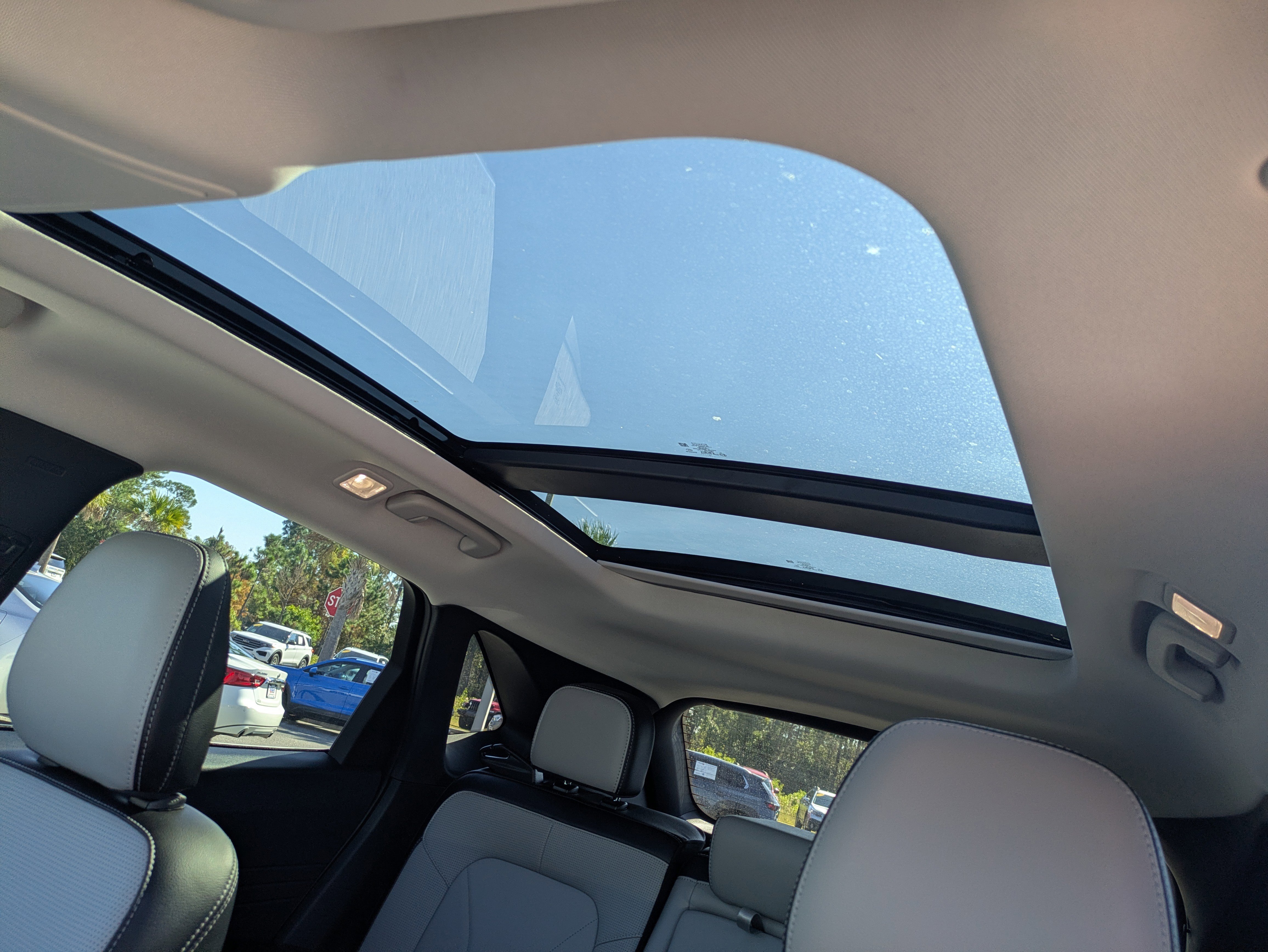 Used 2025 Ford Escape SE w/ PHEV Premium Package image 20