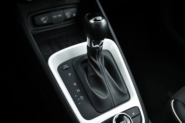 Used 2023 Hyundai Venue Limited image 38