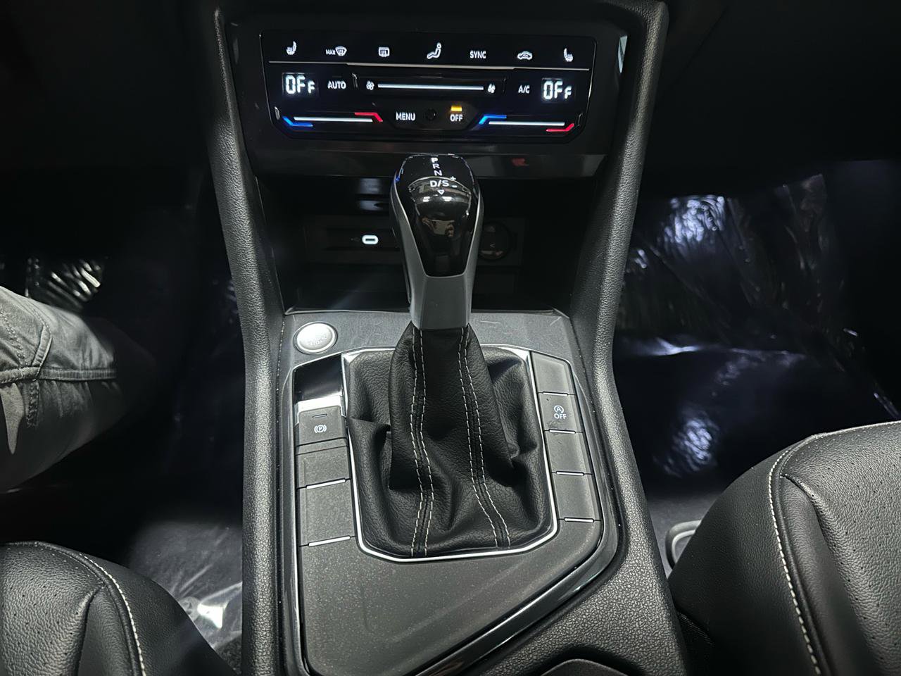 Used 2024 Volkswagen Tiguan Wolfsburg Edition FWD image 27