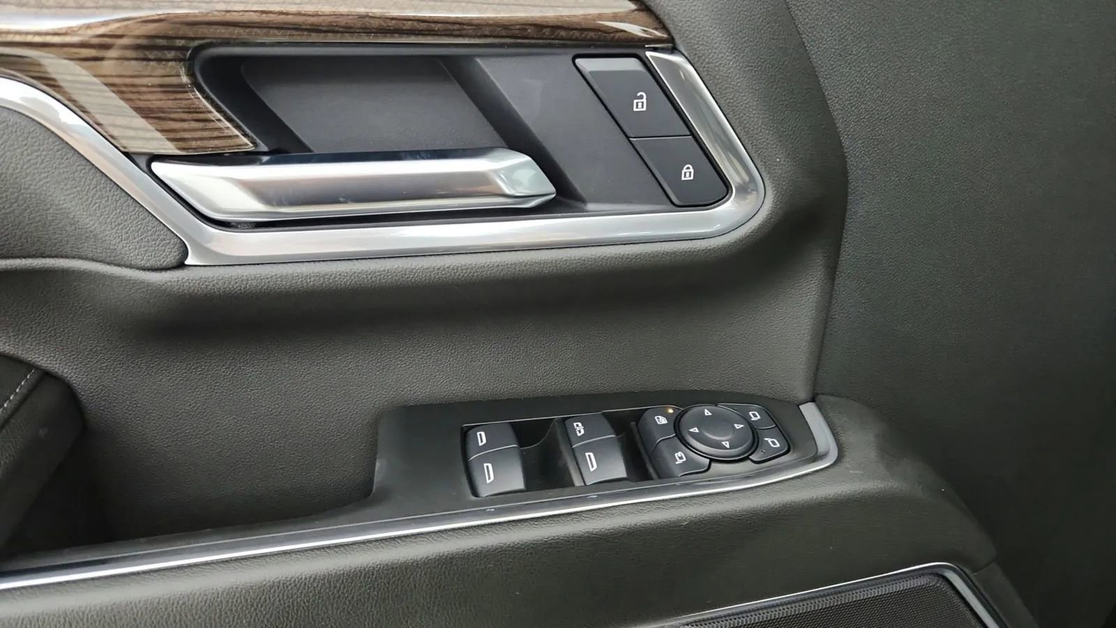 Used 2025 Chevrolet Silverado 2500 LT w/ All Star Edition image 38