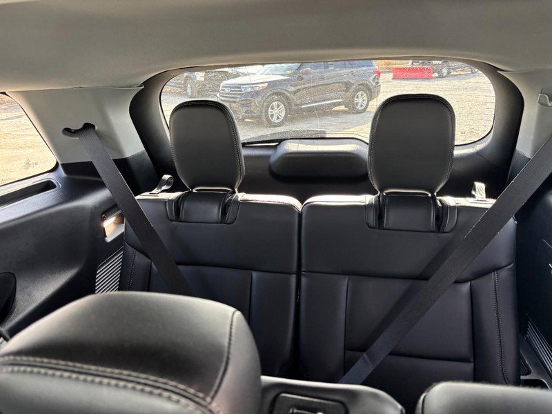 Used 2022 Ford Explorer XLT w/ Equipment Group 202A image 12