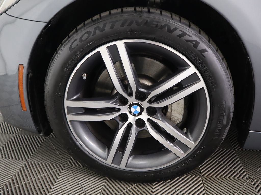 Used 2021 BMW 530e xDrive 530e iPerformance w/ Convenience Package image 31