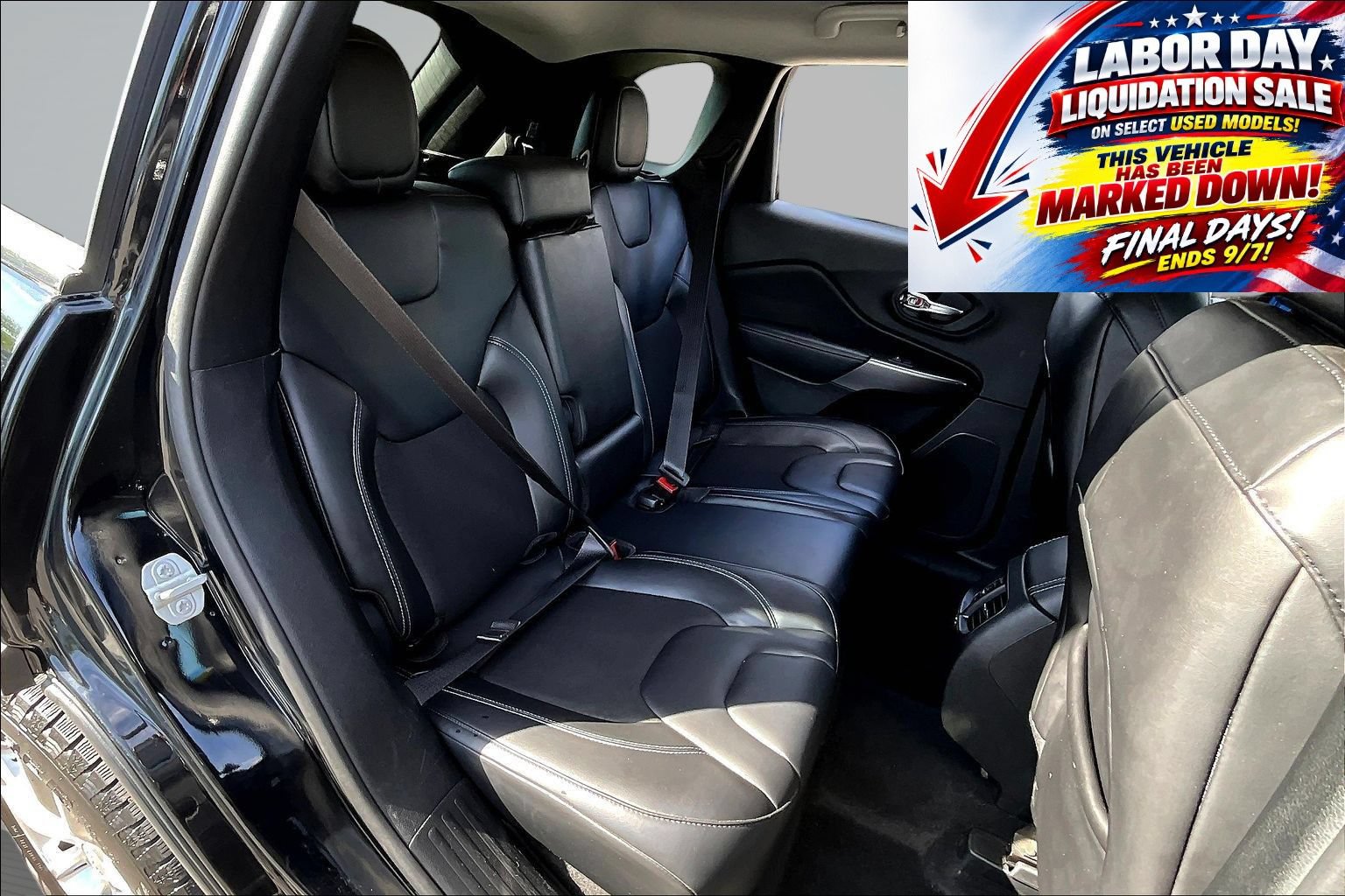 Used 2021 Jeep Cherokee Latitude Plus AWD/4WD image 28
