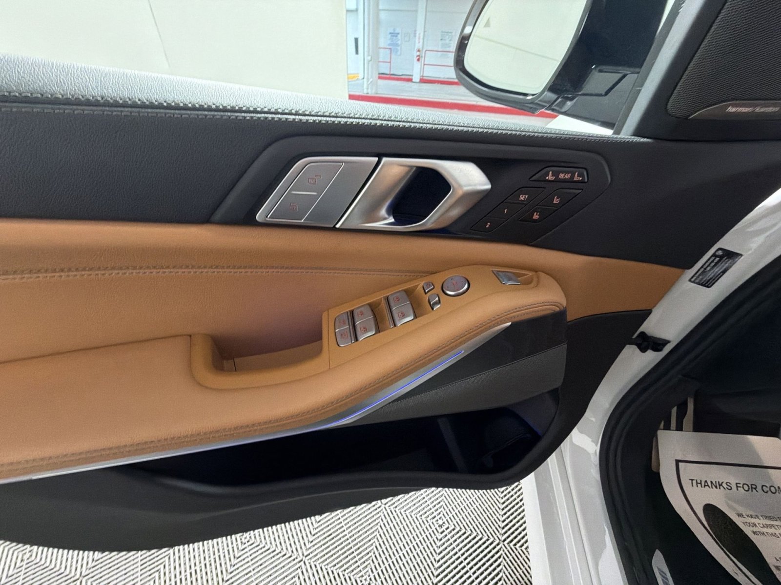 Used 2022 BMW X7 M50i w/ Dynamic Handling Package image 15