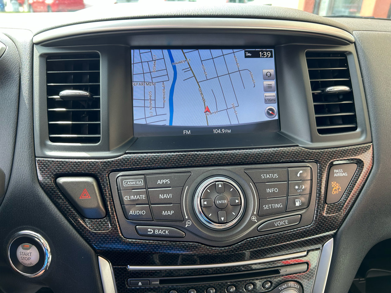 Used 2020 Nissan Pathfinder SL image 15