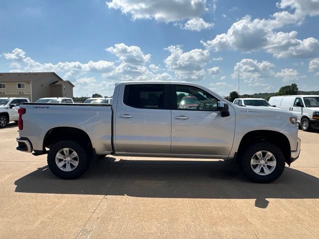 Used 2020 Chevrolet Silverado 1500 LT AWD/4WD image 2