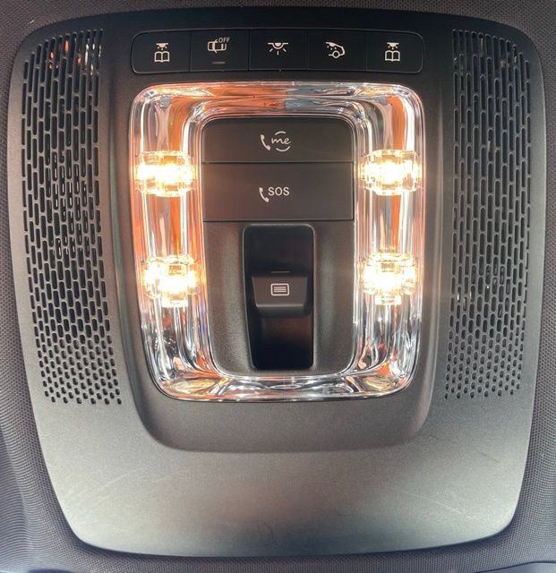 Used 2021 Mercedes-Benz GLB 250 4MATIC w/ AMG Line image 23