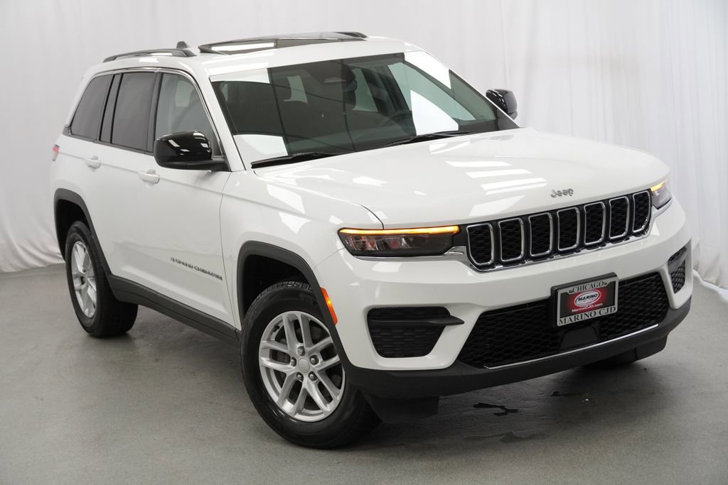 Used 2023 Jeep Grand Cherokee Laredo w/ Luxury Tech Group I AWD/4WD image 9