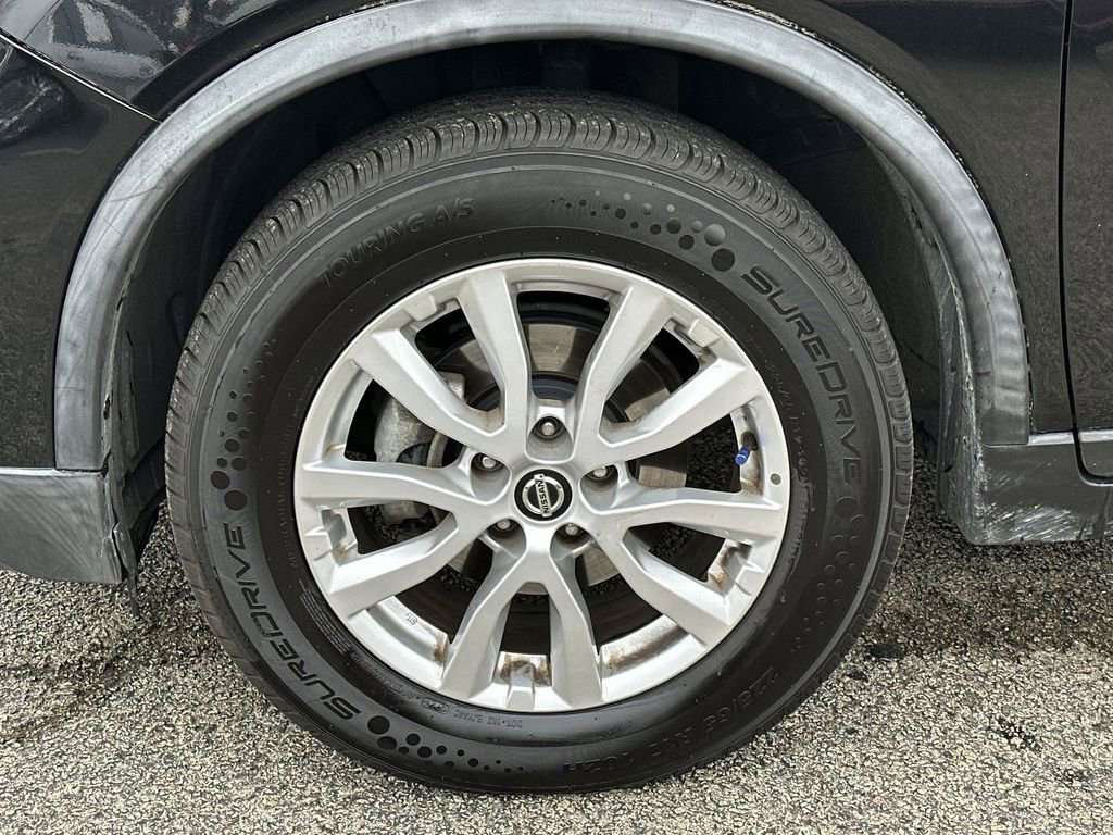 Used 2018 Nissan Rogue SV image 10