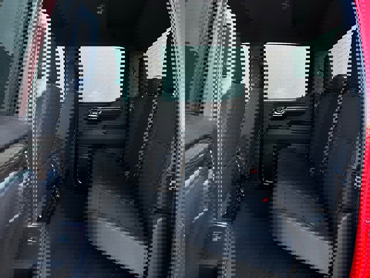 Used 2025 Chevrolet Silverado 1500 LT image 13