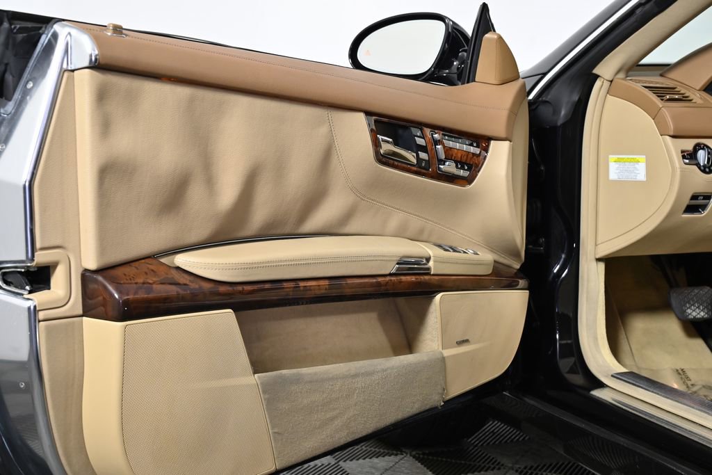 Used 2009 Mercedes-Benz CL 550 4MATIC image 31