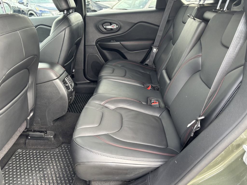 Used 2021 Jeep Cherokee Trailhawk w/ Technology Group image 26