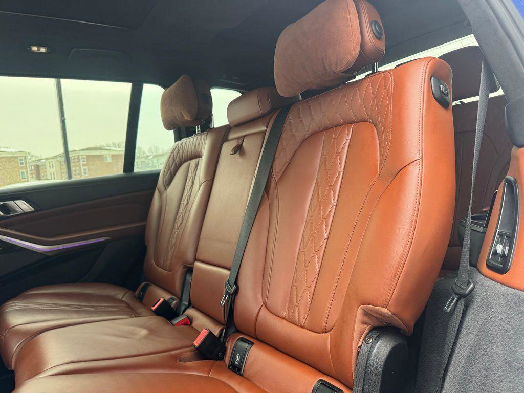 Used 2023 BMW X7 M60i w/ Executive Package image 40