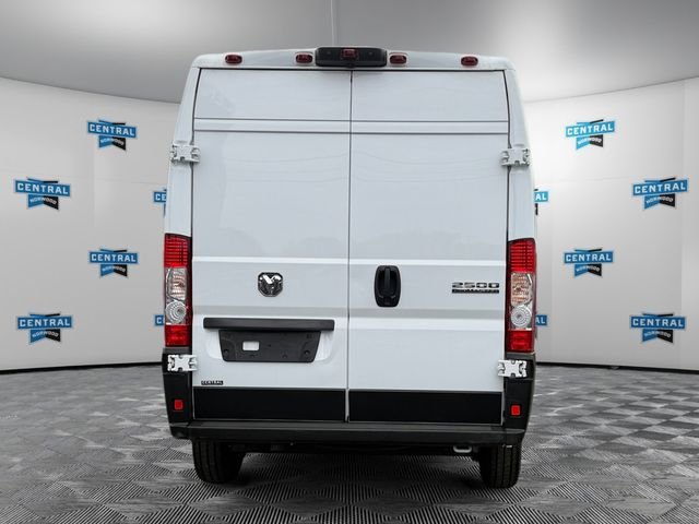 Used 2026 RAM ProMaster 2500 w/ Convenience Group FWD image 4