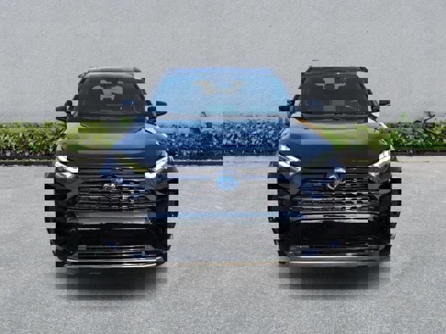 Used 2022 Toyota RAV4 SE w/ Convenience Package image 3