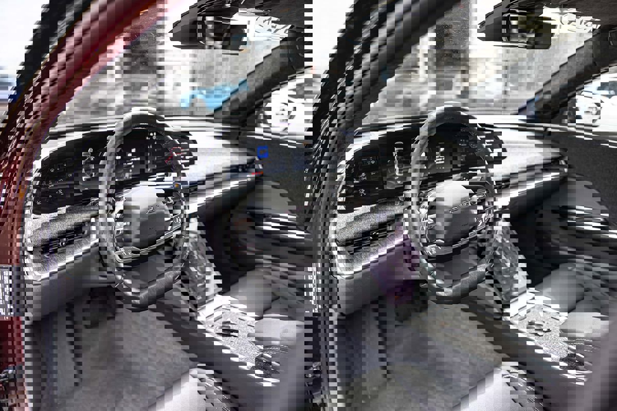 Used 2024 Lucid Air Pure image 19