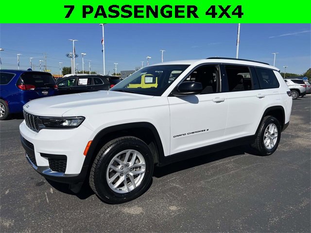 Used 2023 Jeep Grand Cherokee L Laredo image 3