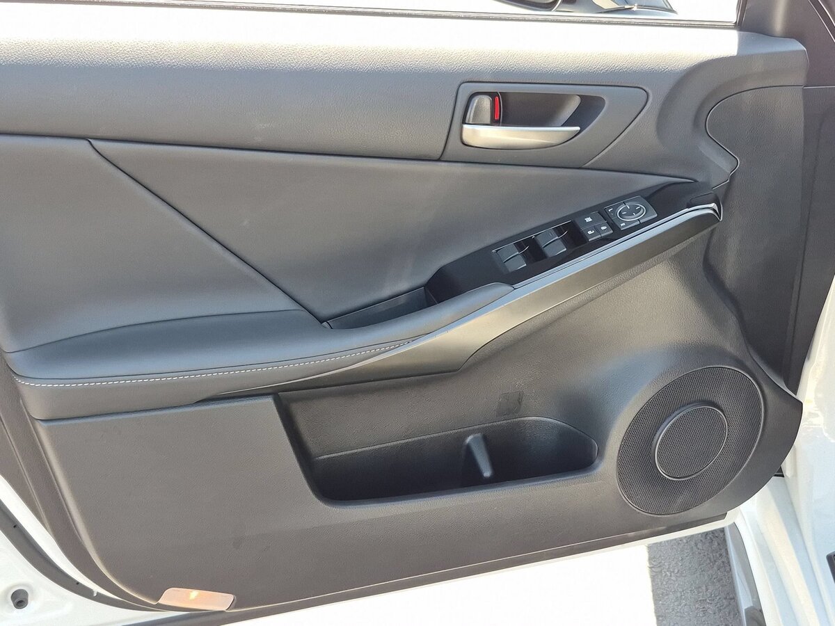 Used 2025 Lexus IS 300 F Sport RWD image 13