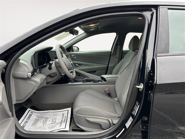 Used 2021 Hyundai Elantra SE image 9