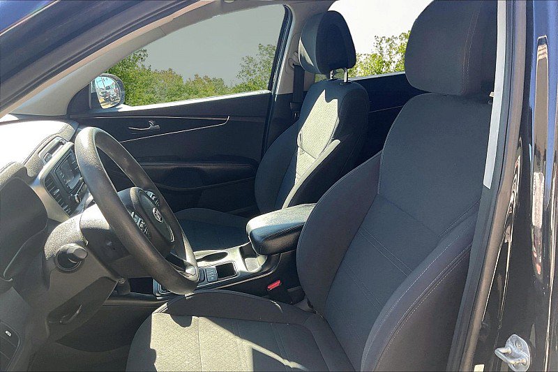 Used 2016 Kia Sorento AWD image 19
