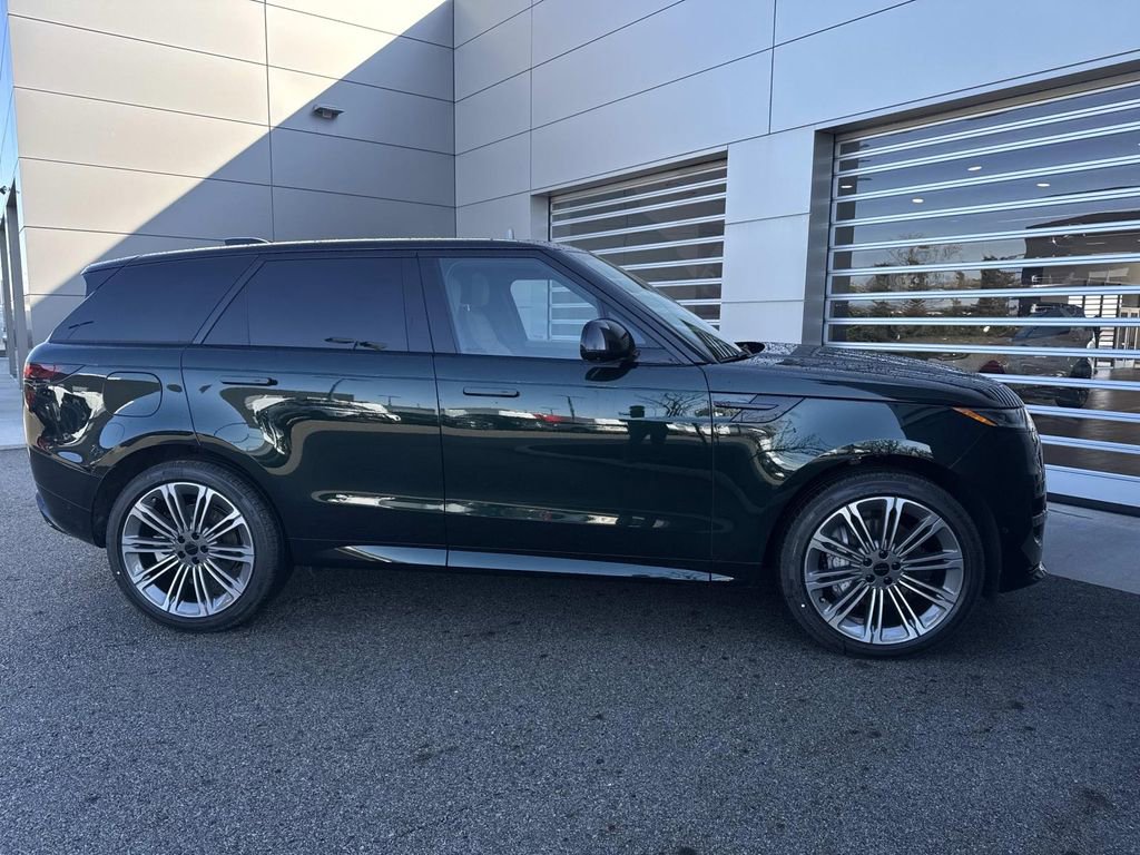 New 2026 Land Rover Range Rover Sport Dynamic SE image 9