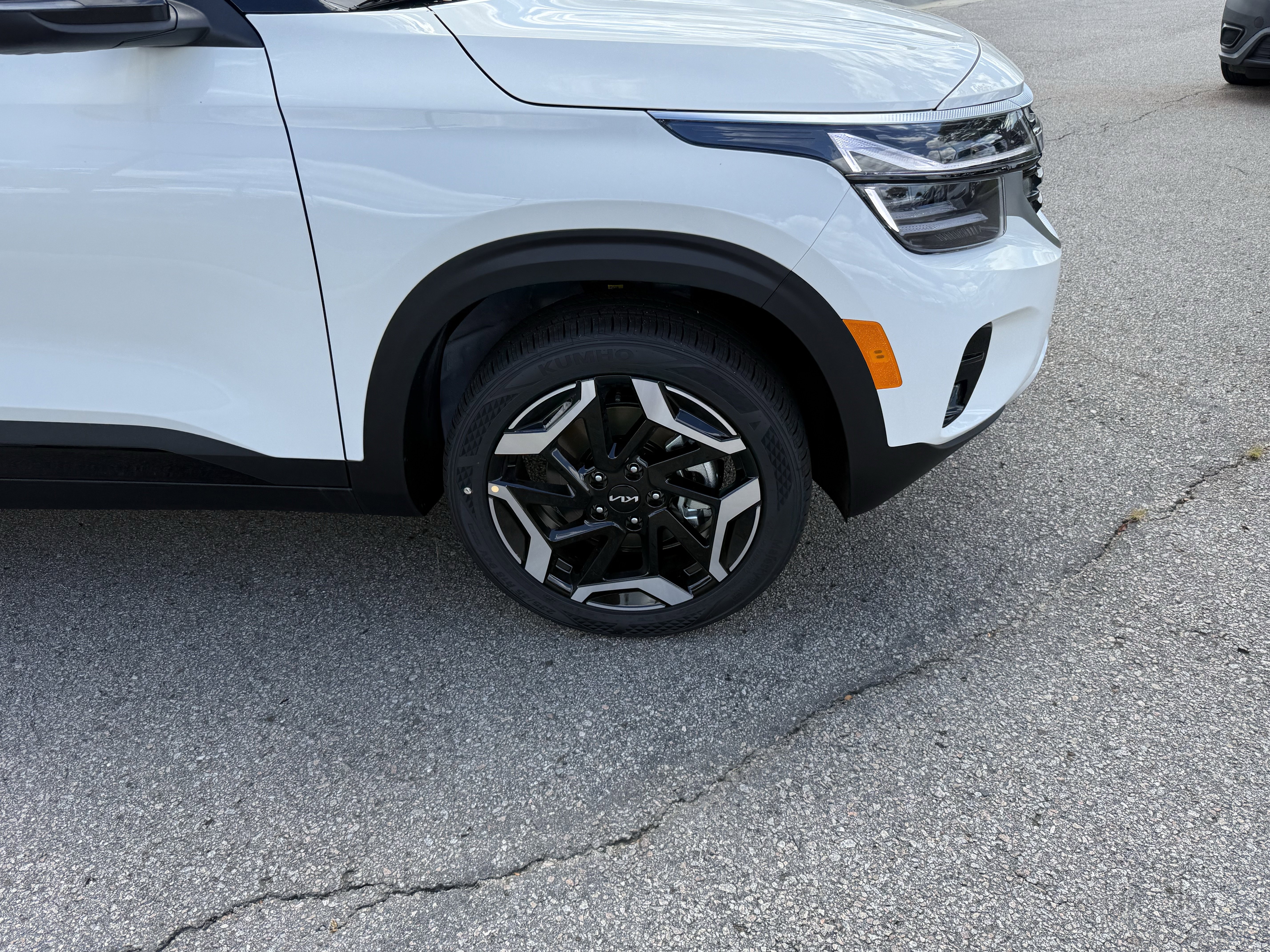 New 2026 Kia Seltos SX image 4