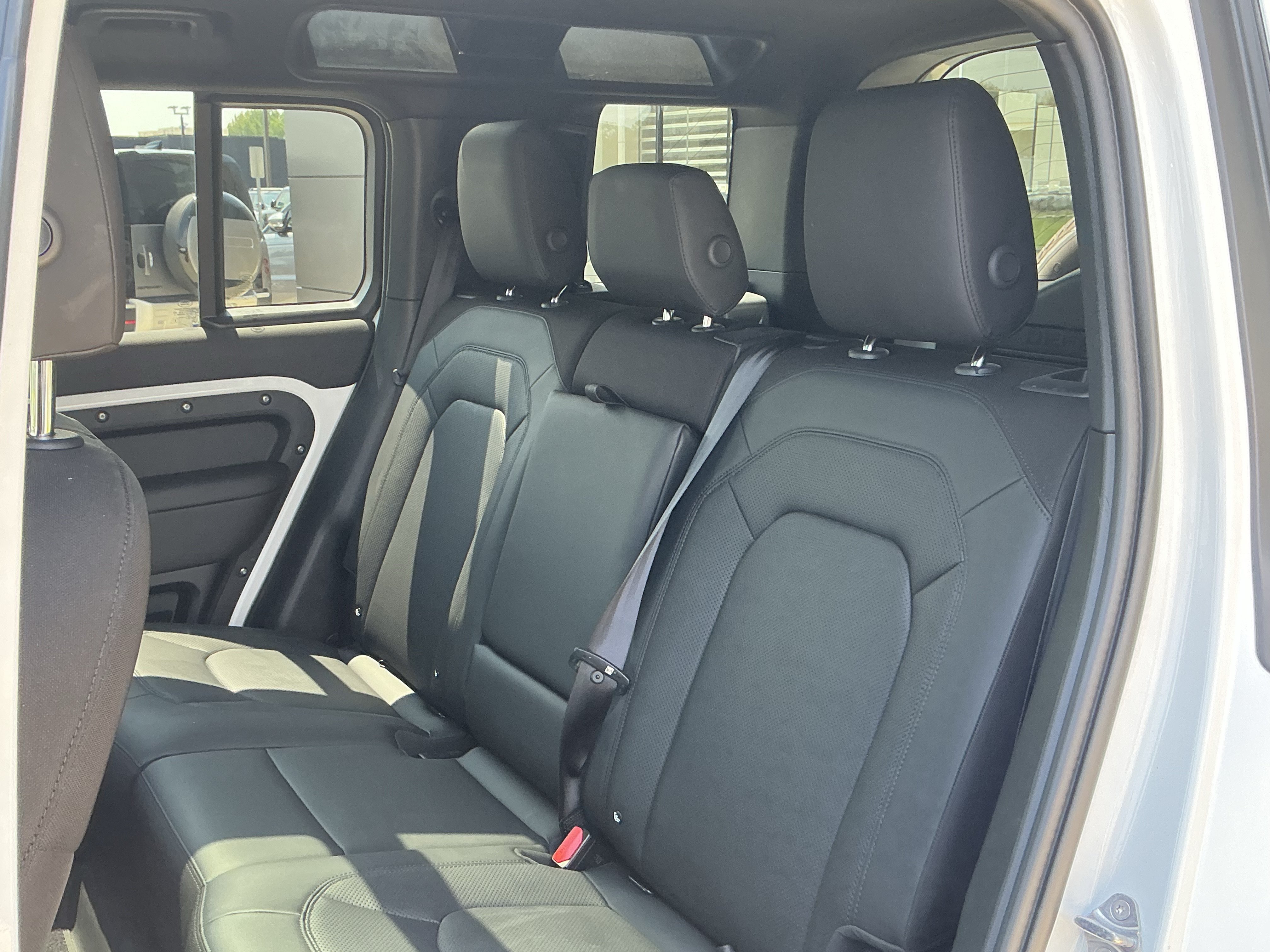 Certified 2025 Land Rover Defender 110 S AWD/4WD image 32