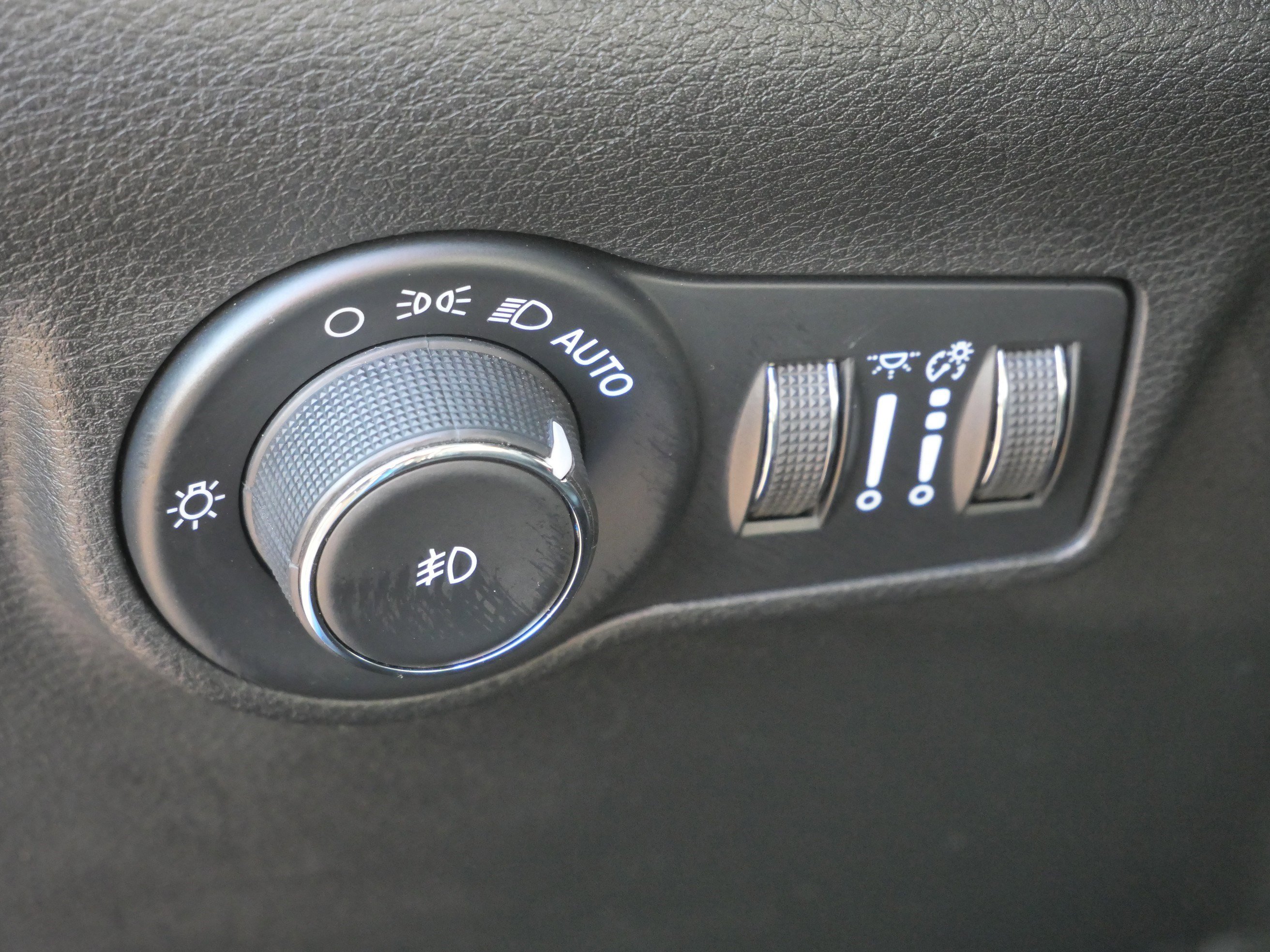 Used 2023 Jeep Compass Altitude w/ Convenience Group AWD/4WD image 21