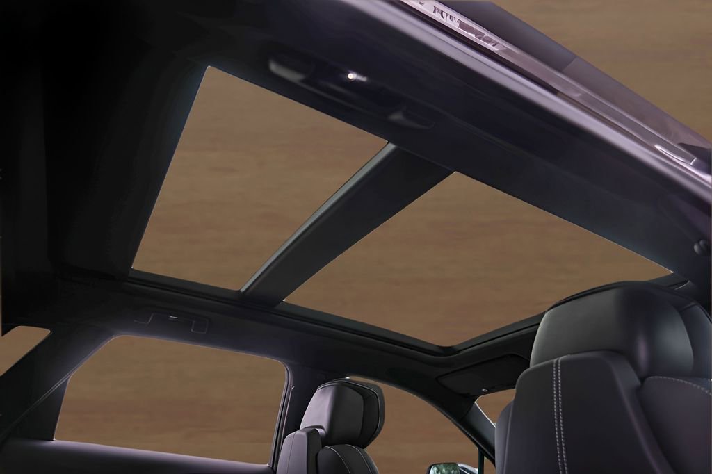 Certified 2025 Cadillac Lyriq Luxury w/ LPO, Floor Liner Package image 30