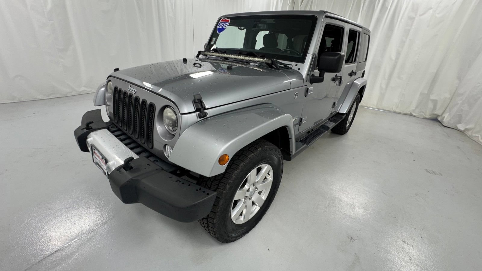 Used 2018 Jeep Wrangler Unlimited Sahara w/ Connectivity Group AWD/4WD image 7