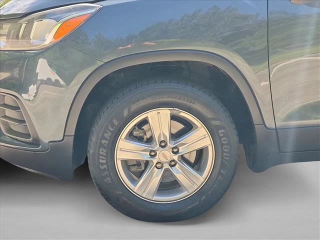 Used 2022 Chevrolet Trax LS w/ Tint and Cruise Package AWD/4WD image 26