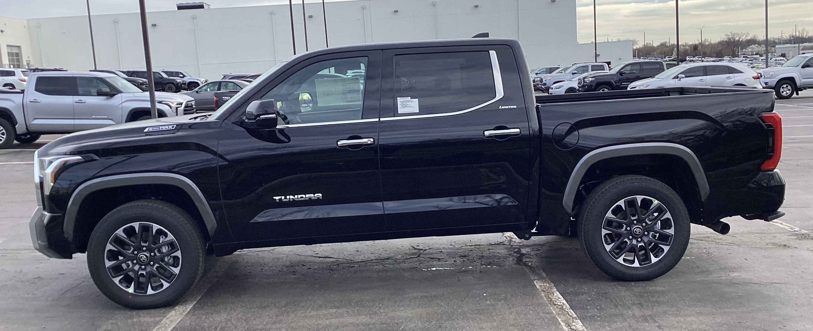 New 2025 Toyota Tundra Limited image 9