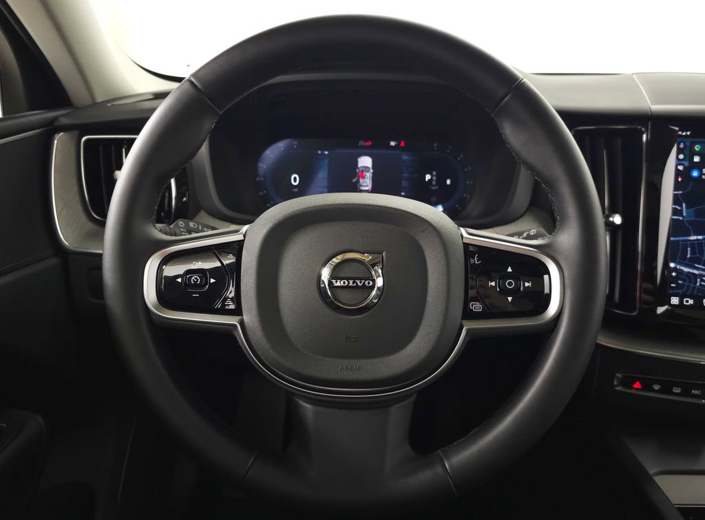 Certified 2025 Volvo XC60 B5 Plus AWD/4WD image 19