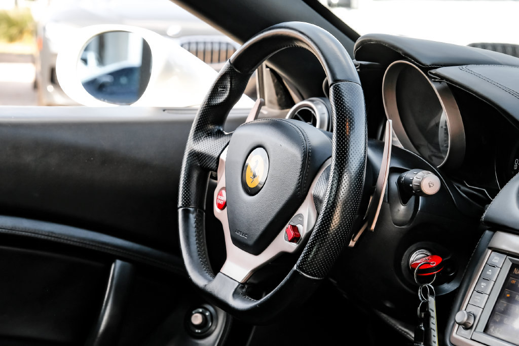 Used 2014 Ferrari California RWD image 12