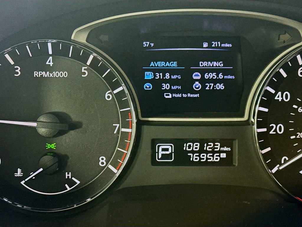 Used 2015 Nissan Altima 2.5 SV FWD image 14