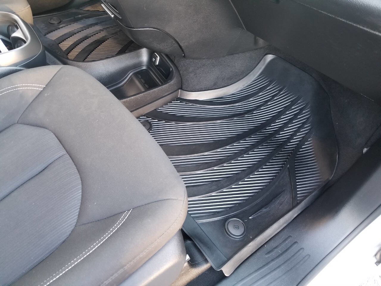 Certified 2023 Chrysler Pacifica Touring image 12