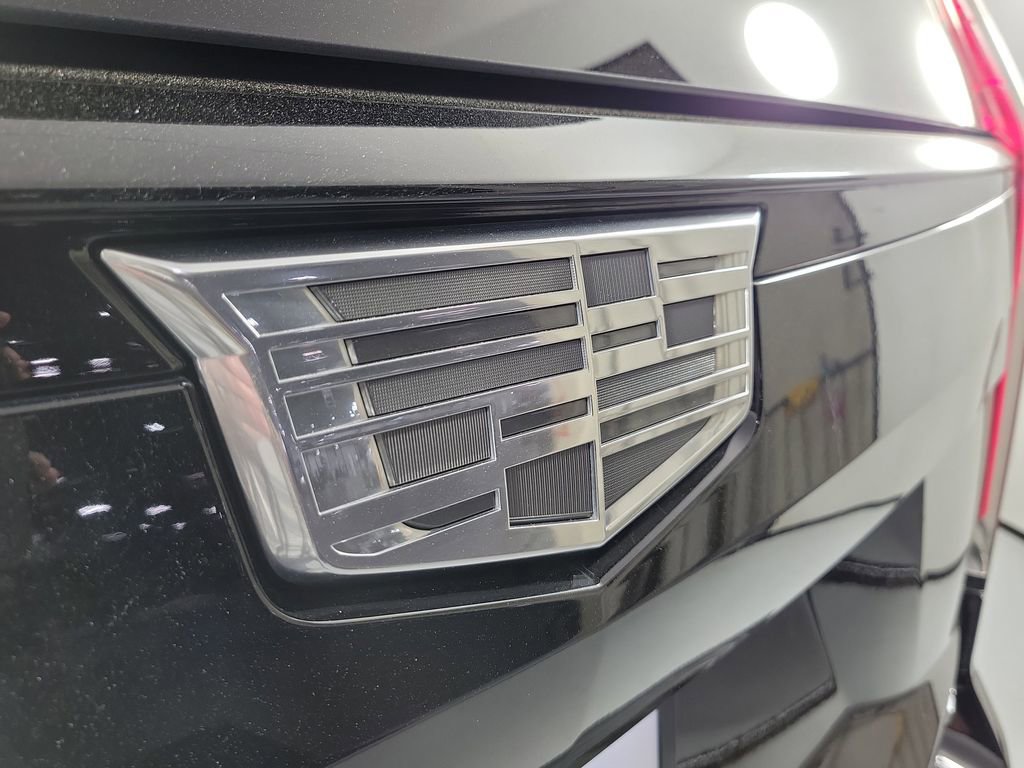Used 2023 Cadillac Escalade ESV Sport AWD/4WD image 7