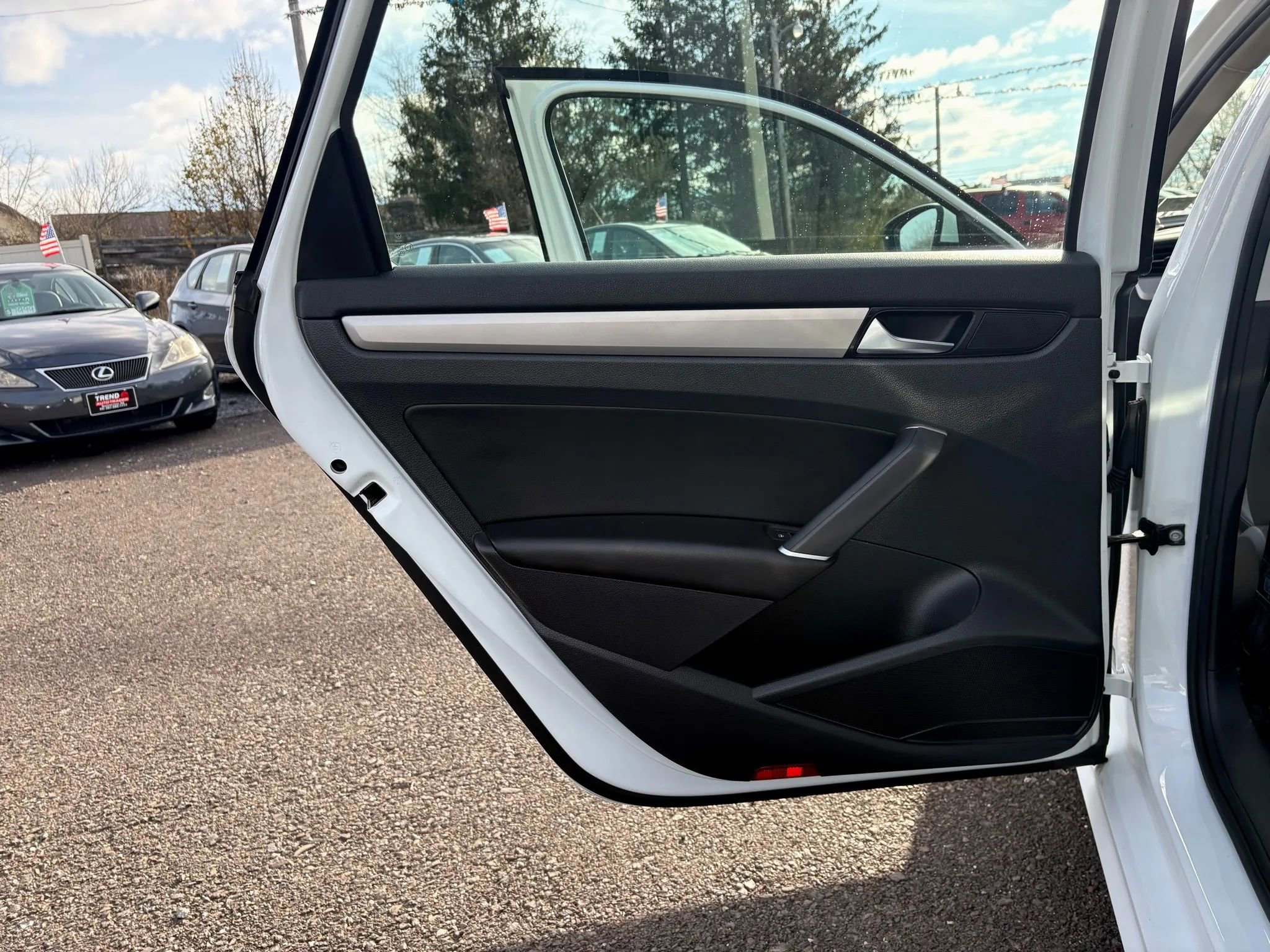 Used 2022 Volkswagen Passat 2.0T SE image 12