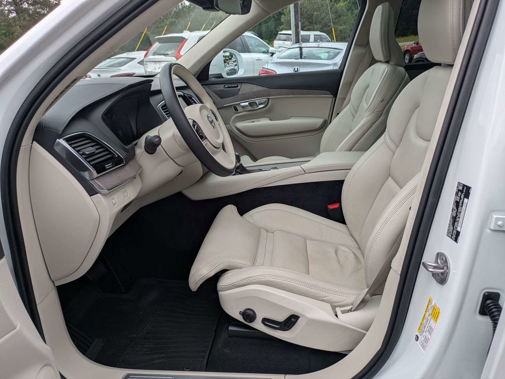 Used 2022 Volvo XC90 T6 Inscription w/ Lounge Package AWD/4WD image 23