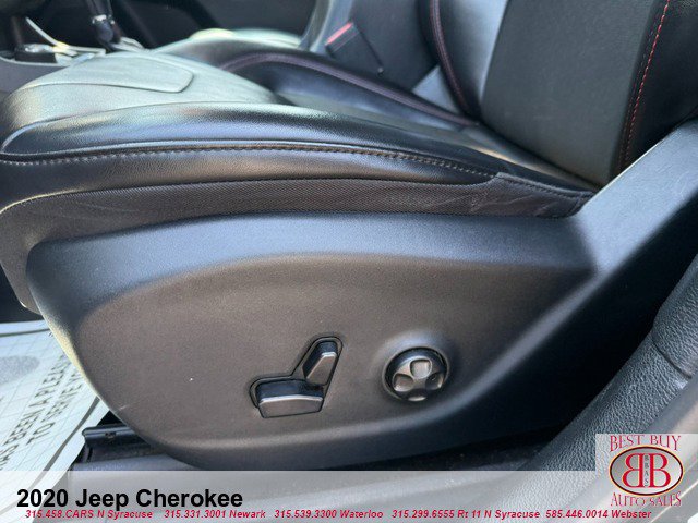 Used 2020 Jeep Cherokee Trailhawk w/ Cold Weather Group AWD/4WD image 14
