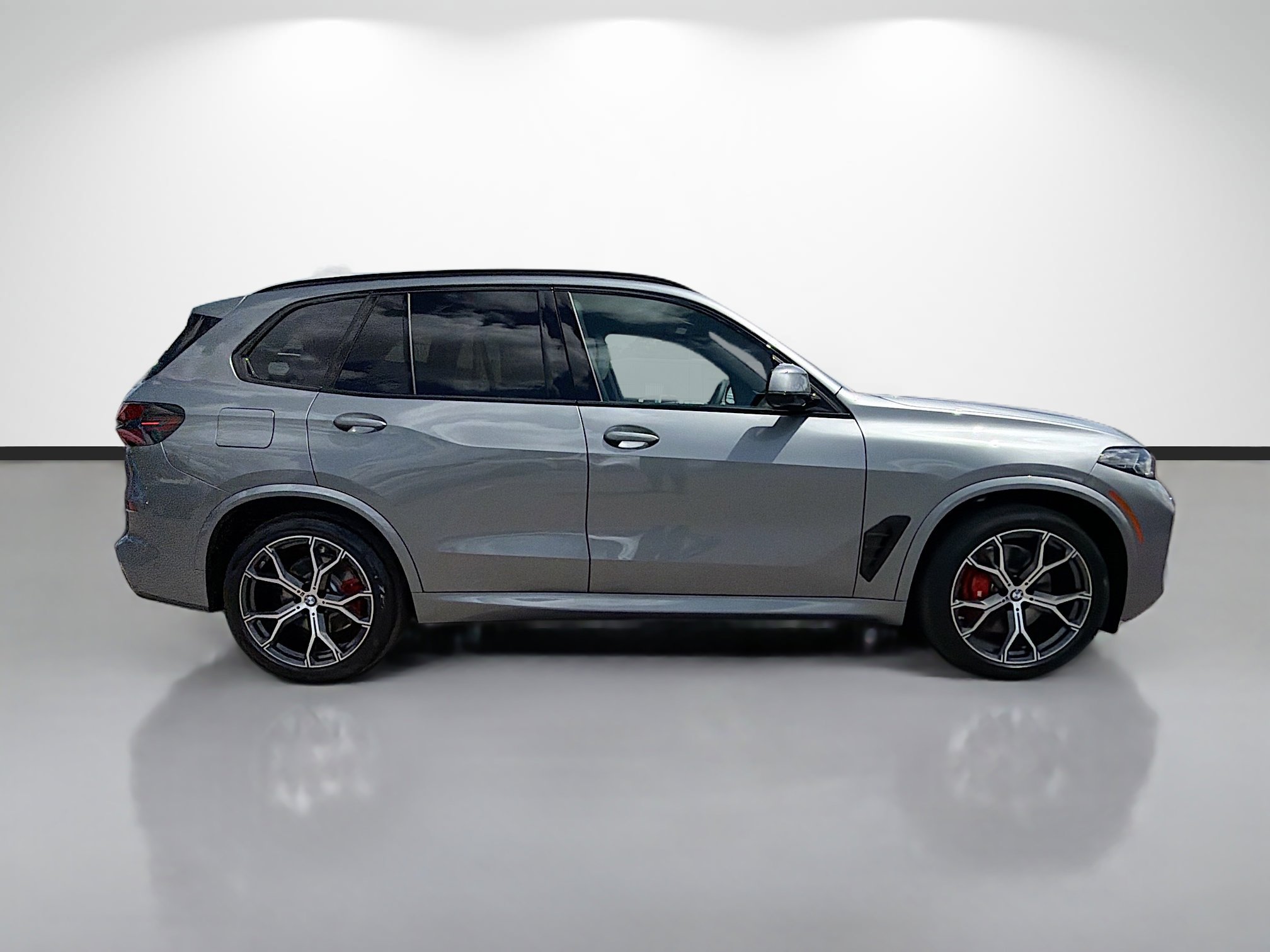 New 2026 BMW X5 xDrive40i w/ Executive Package image 2