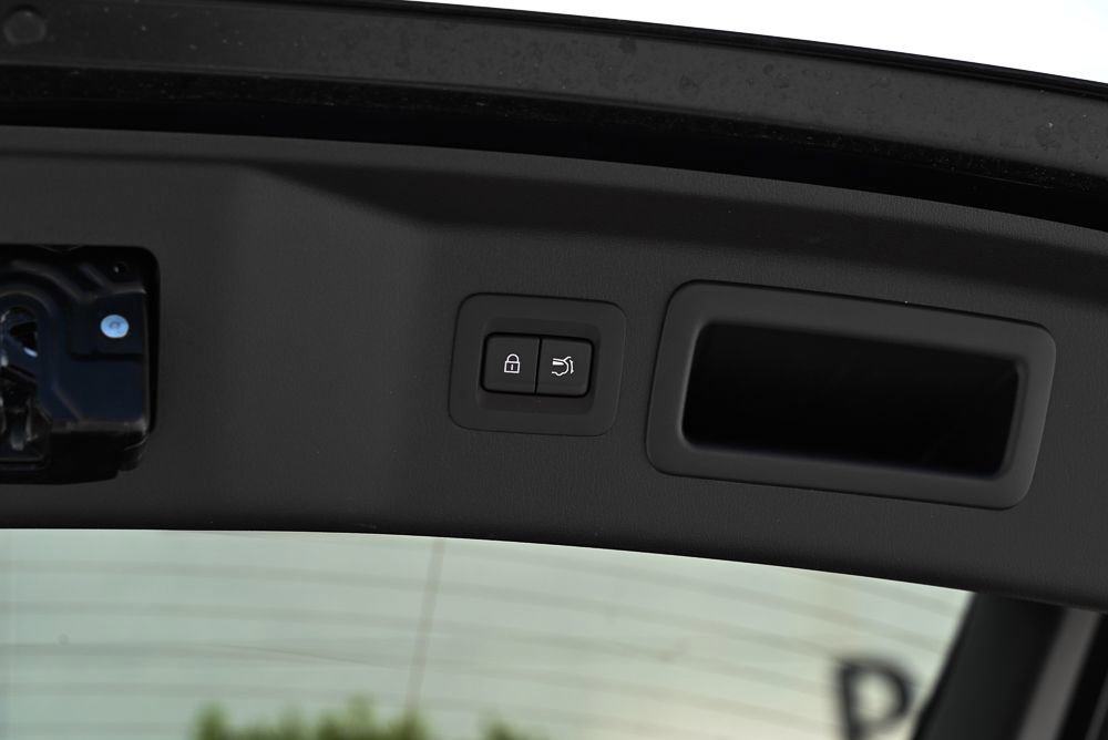 Used 2024 MAZDA CX-90 Plug-In Hybrid w/ Premium Pkg image 18