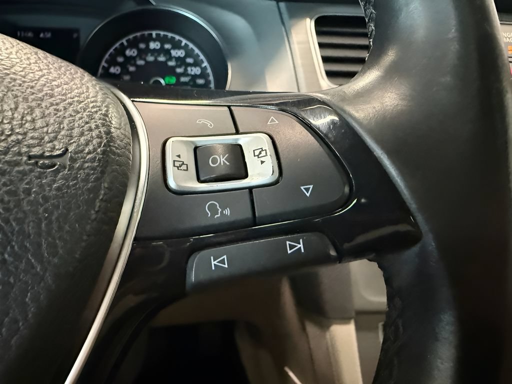 Used 2016 Volkswagen Golf SE FWD image 19