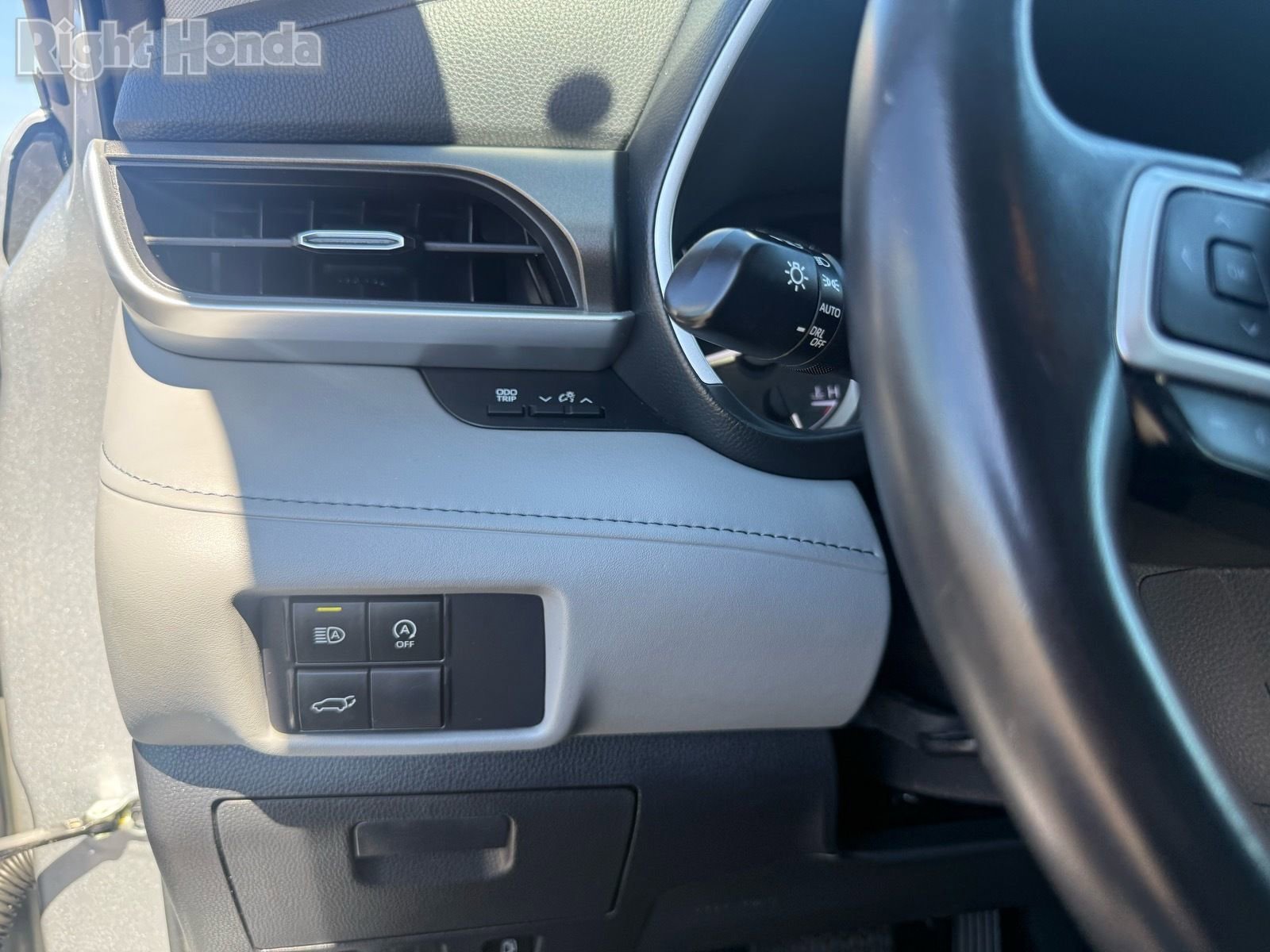 Used 2023 Toyota Highlander XLE image 15