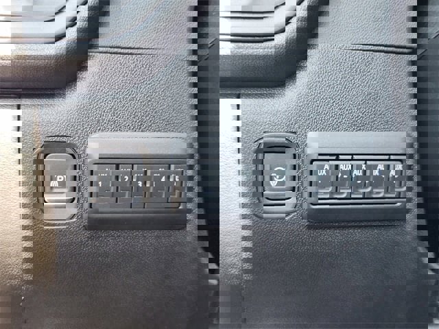 New 2024 GMC Sierra 2500 Pro w/ Convenience Package image 16