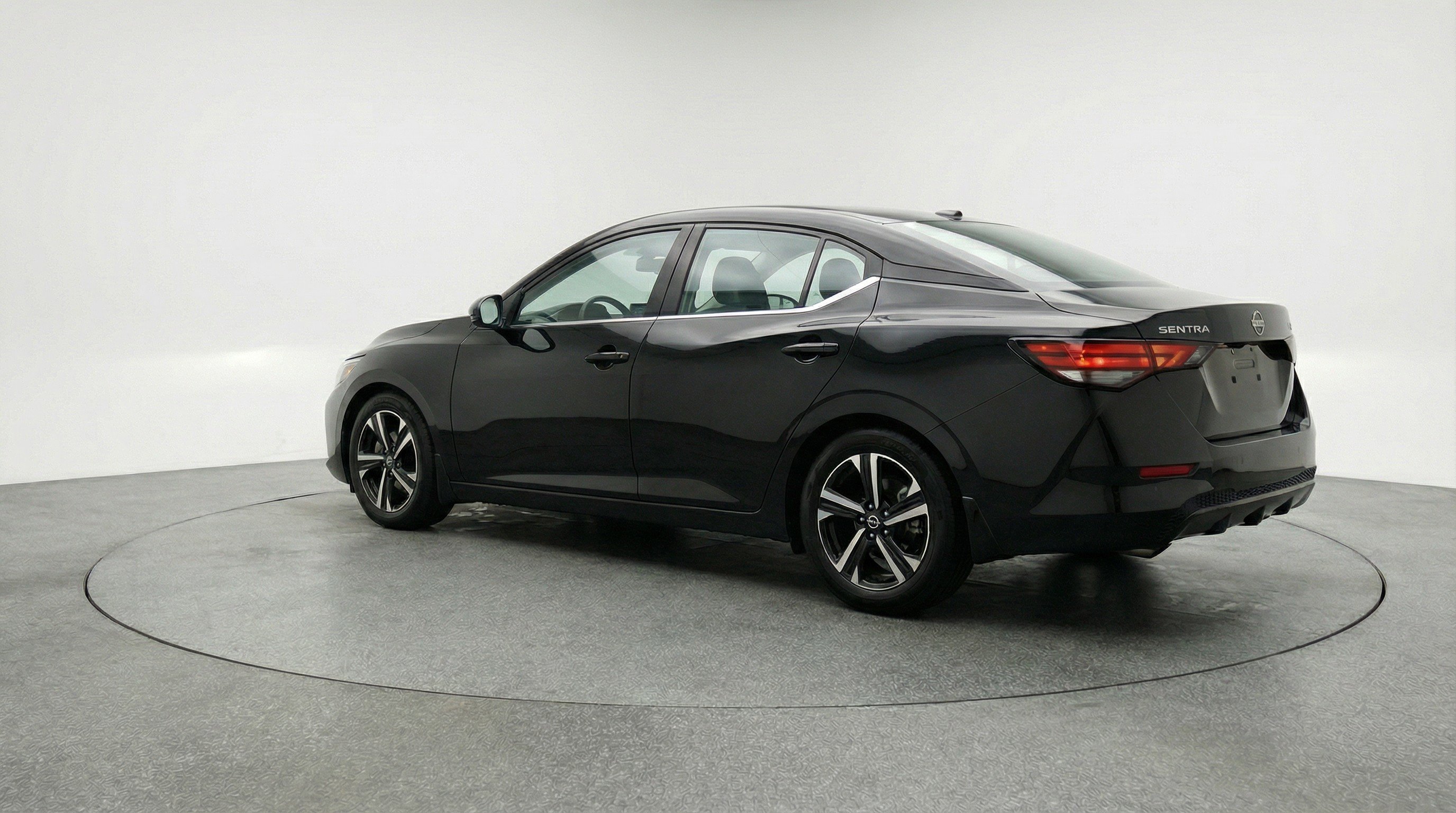 Used 2025 Nissan Sentra SV FWD image 6