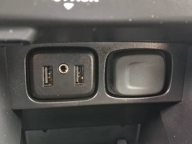 Used 2020 Buick Encore Preferred w/ Safety Package FWD image 22