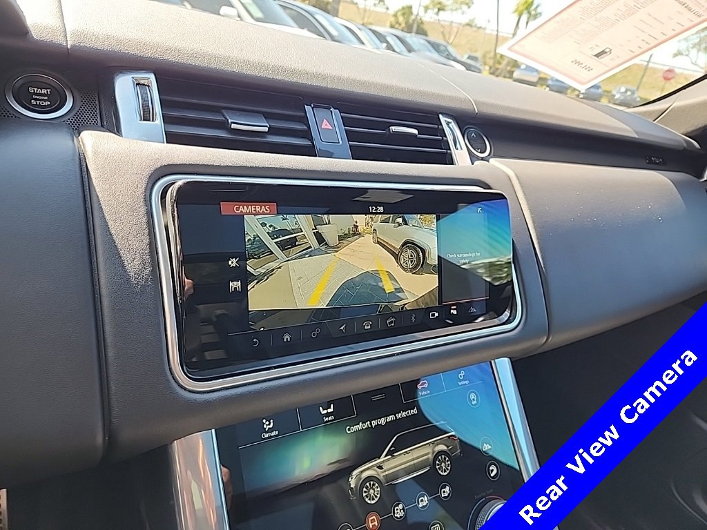 Used 2022 Land Rover Range Rover Sport HST image 4